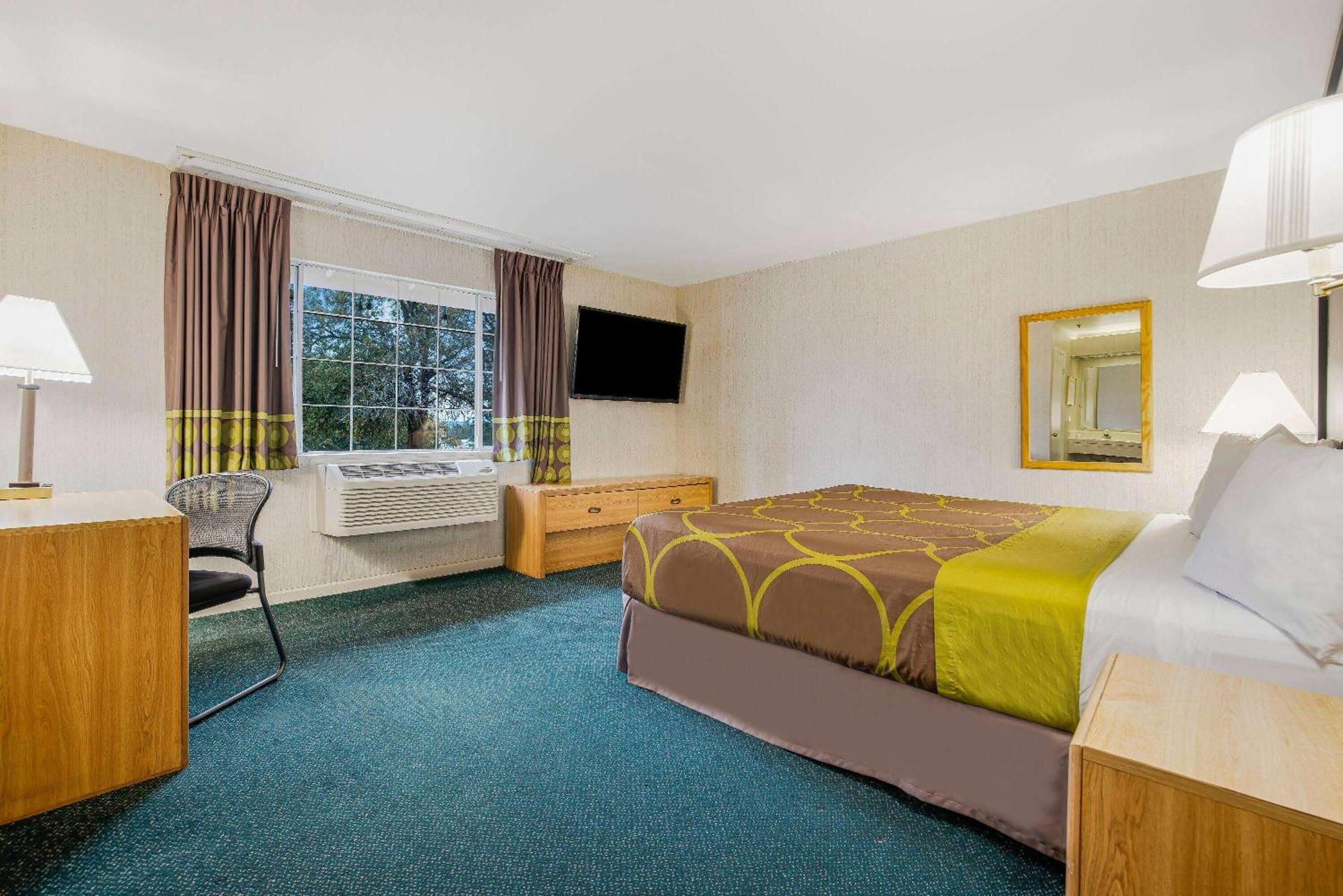 Super 8 By Wyndham Auburn Hotel Eksteriør billede